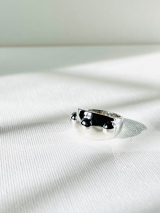 Anillo Plata Banda Bolitas