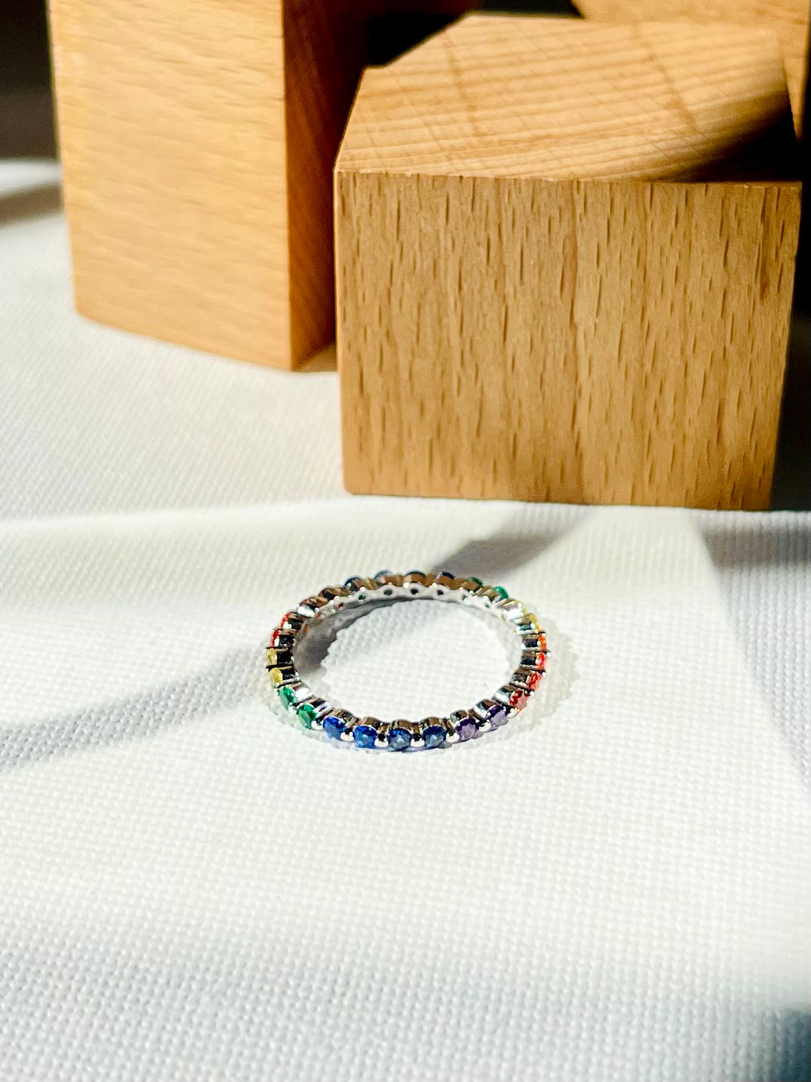 Anillo Zircones Colores Banda