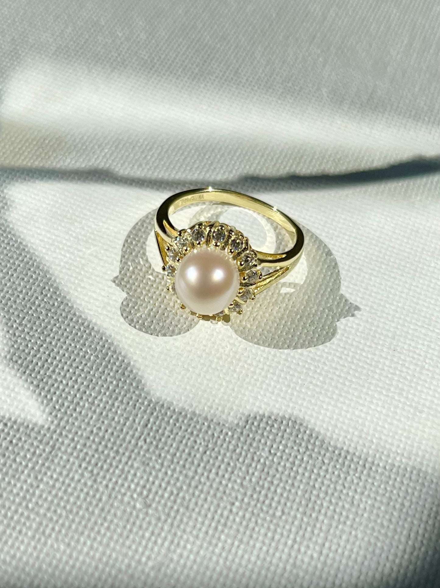 Anillo Perla Zircones