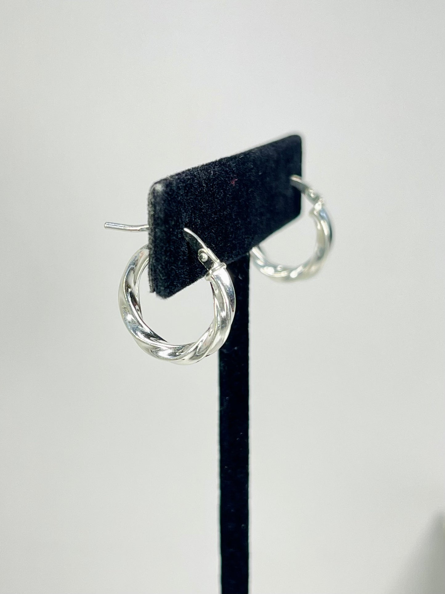 Arete Argolla Retorcida Pequeña