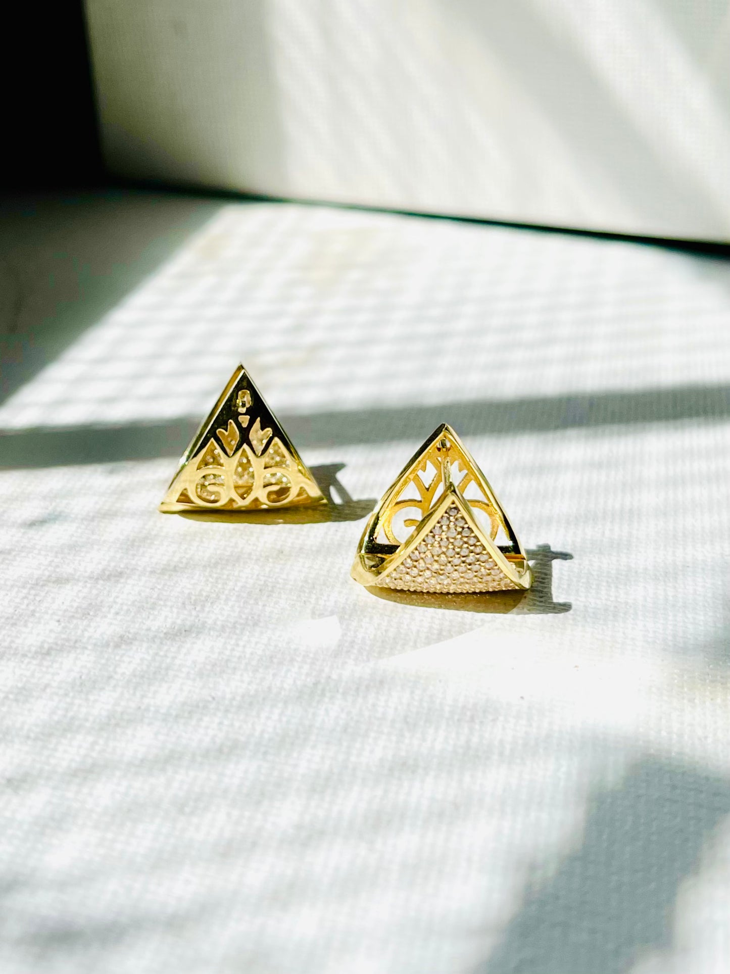 Arete huggie Zirconias
