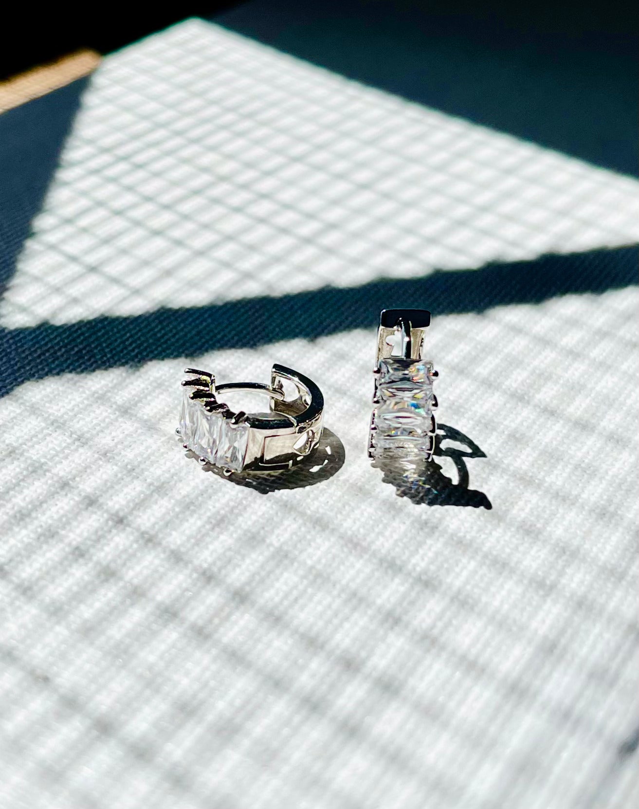 Arete Huggie con Zirconias