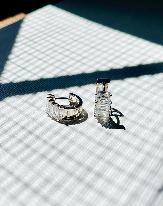 Arete Huggie con Zirconias