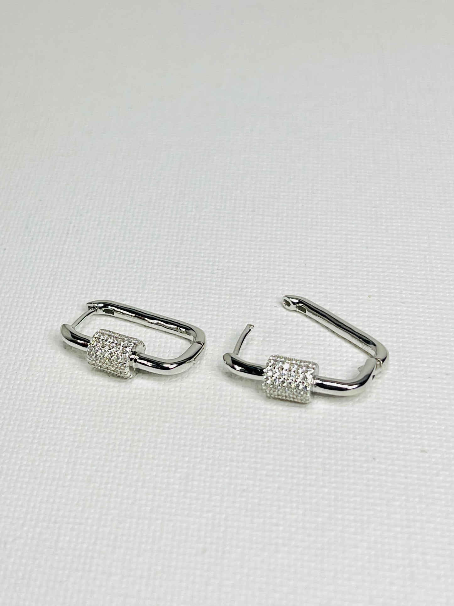 Arete huggie Rectangular Zircones