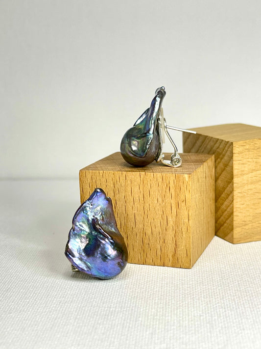 Arete Perla Barroca Gris