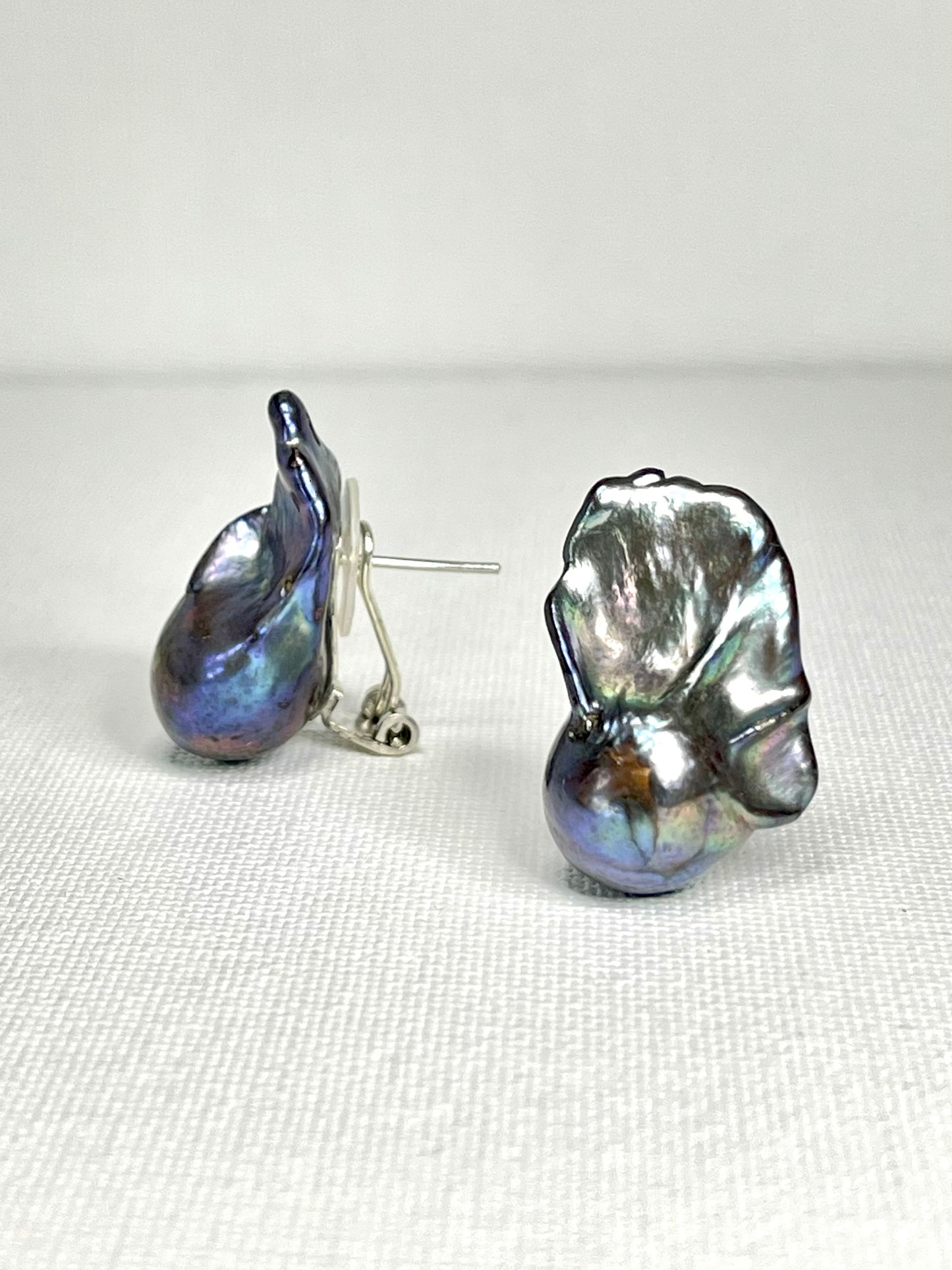 Arete Perla Barroca Gris