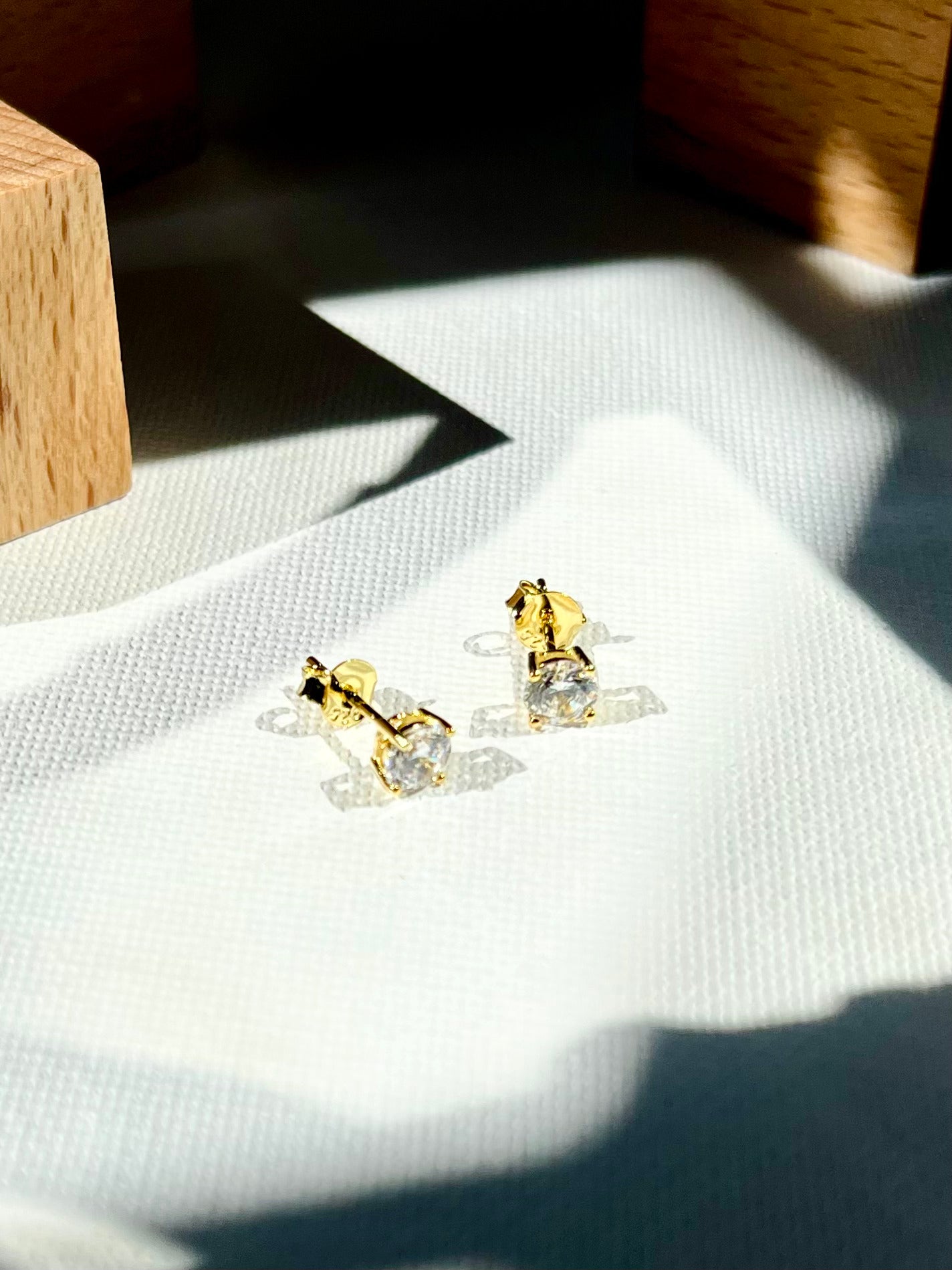 Arete Zircón Solitario Uñas