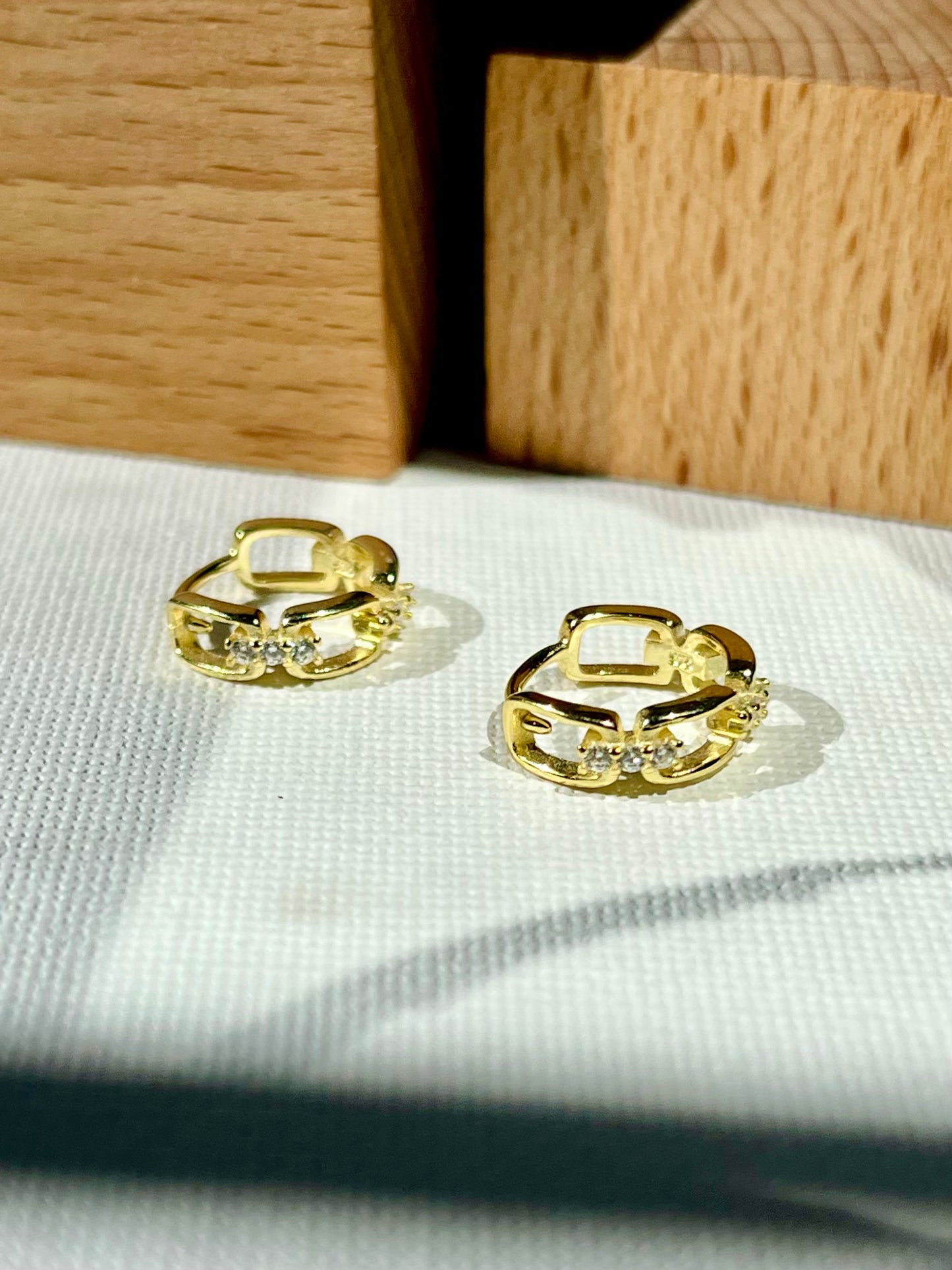 Arete Hugguie Zircones Eslabones