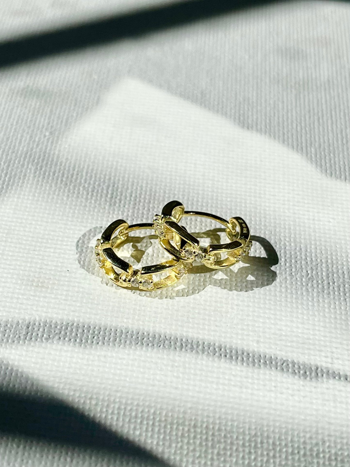 Arete Hugguie Zircones Eslabones
