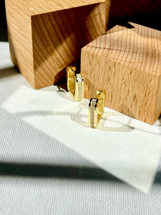 Arete Huggie Zircones Baguette