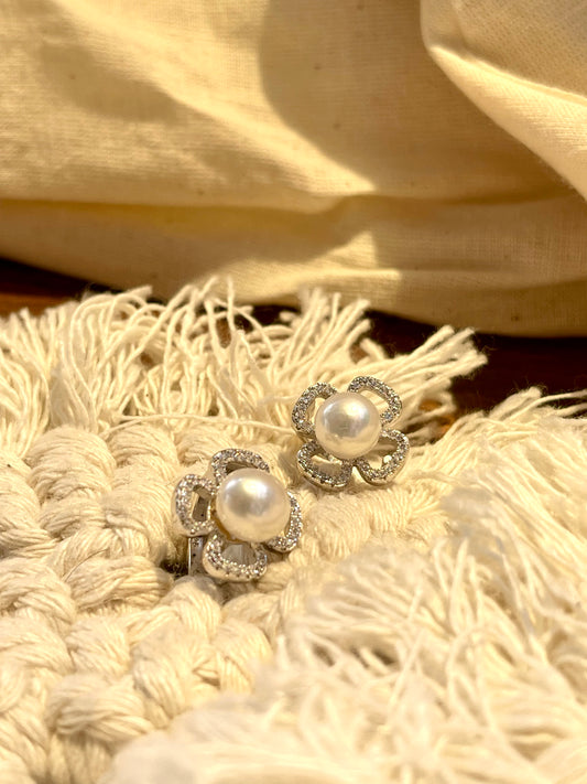 Arete Perla Zircones Flor