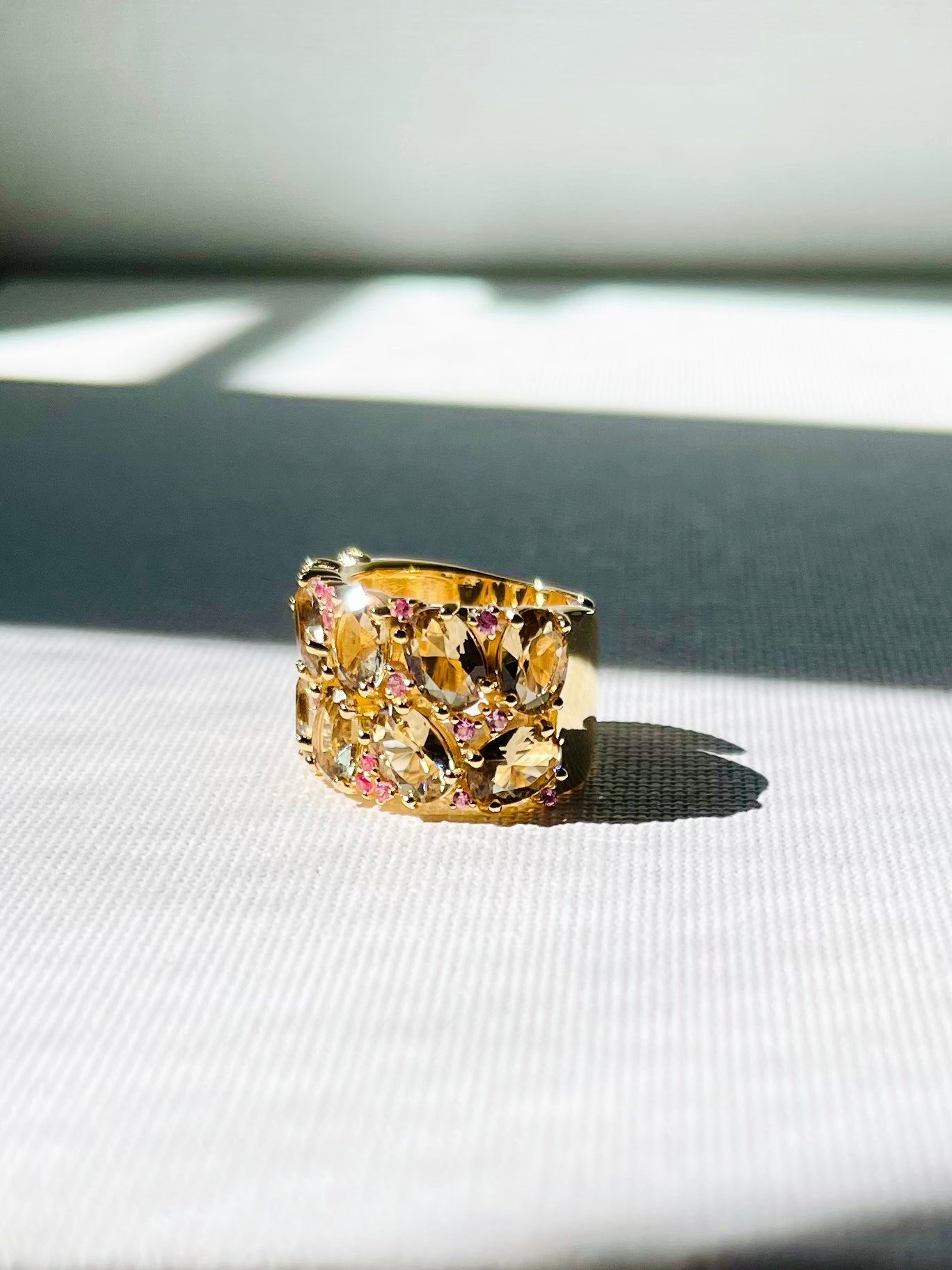 Anillo Cuarzos Zircones