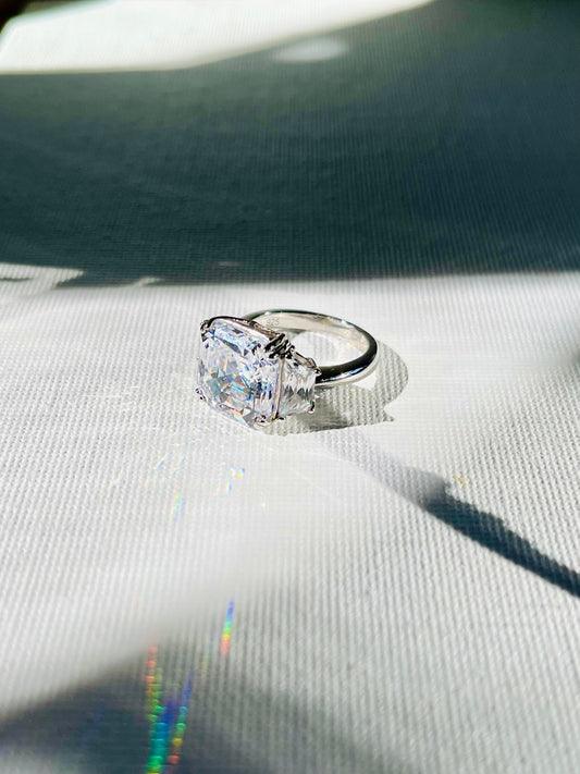 Anillo Cuadrado Zircones