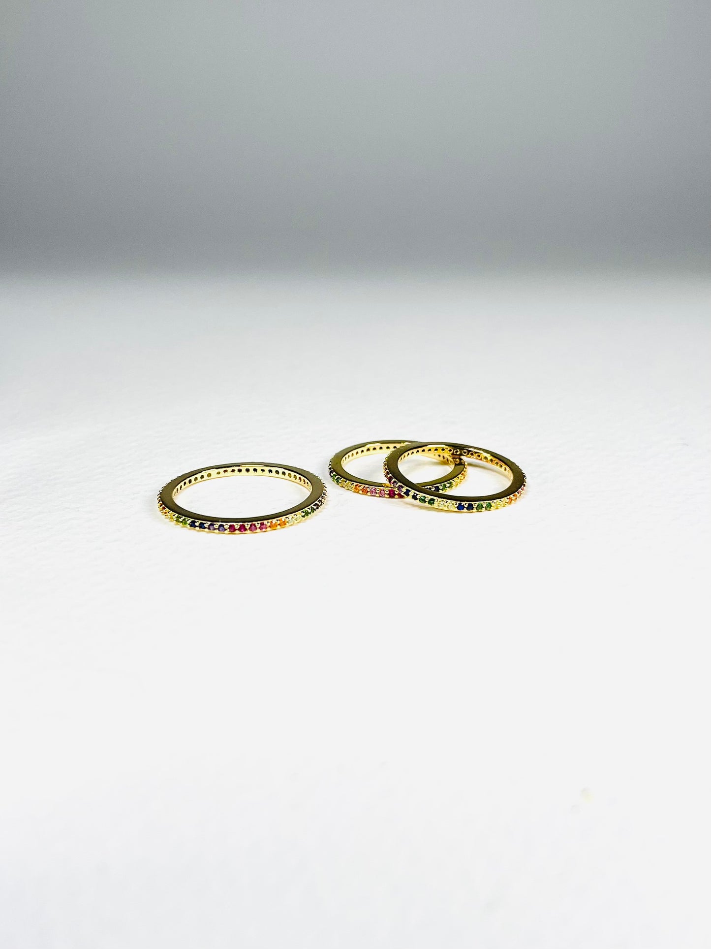 Anillo Zircones Banda Multicolor