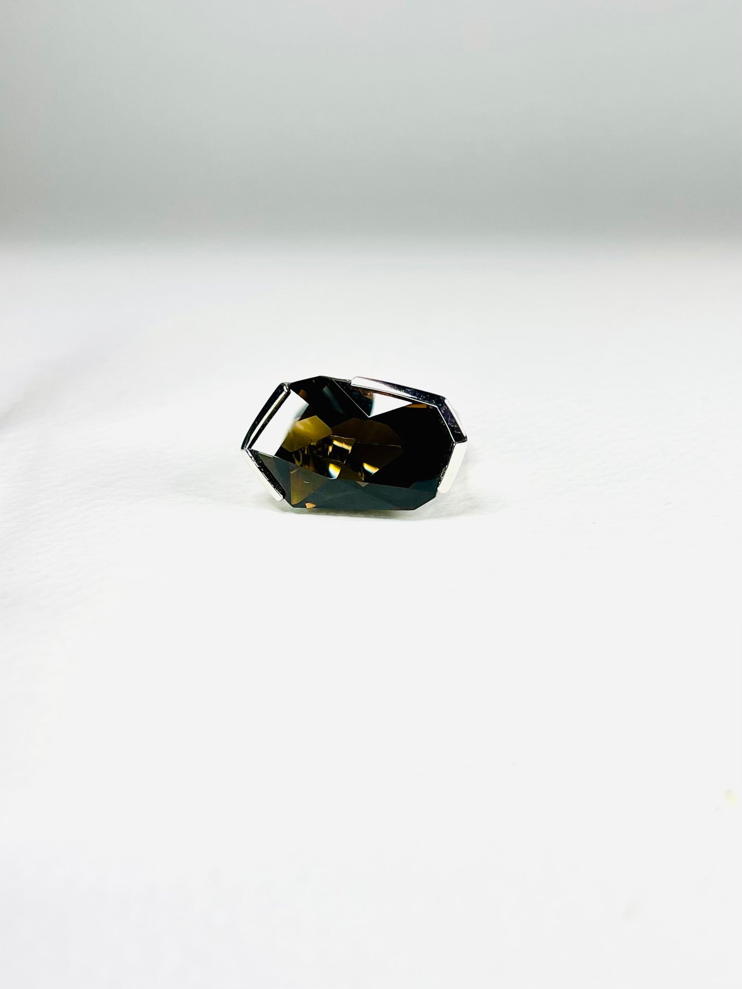 Anillo Cuarzo Ahumado Irregular